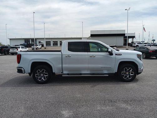 Glacier White Tricoat 2026 GMC Sierra 1500 SLT
