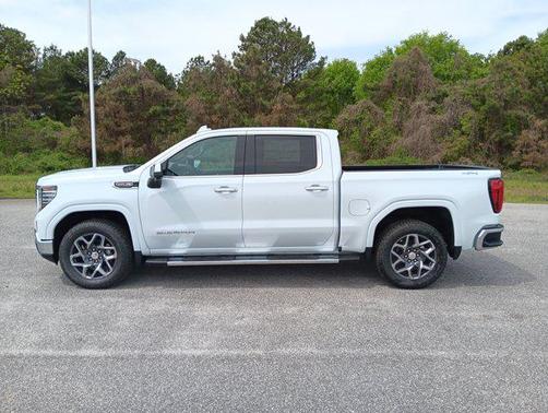 Glacier White Tricoat 2026 GMC Sierra 1500 SLT