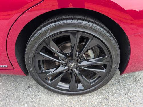 2022 Lexus ES 300h F SPORT