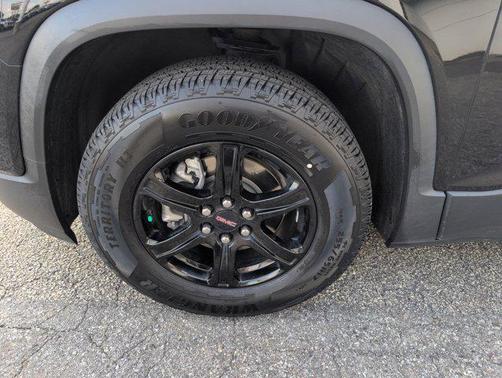 2023 GMC Acadia AWD AT4