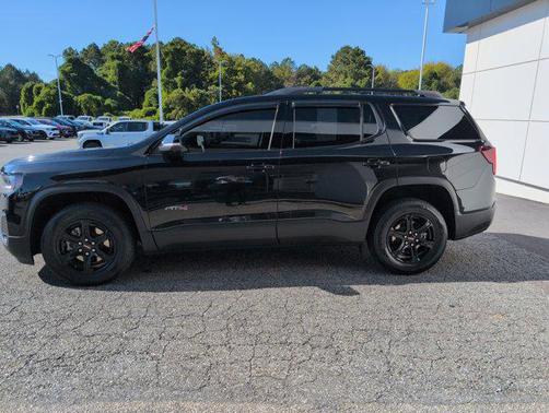 2022 GMC Acadia AWD AT4