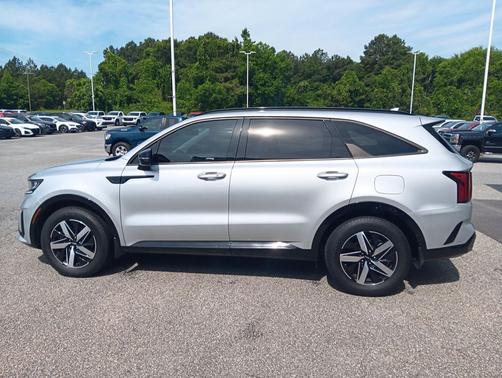Sparkling Silver 2022 Kia Sorento S