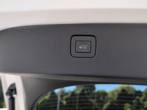 Summit White 2026 Buick Envista Preferred FWD