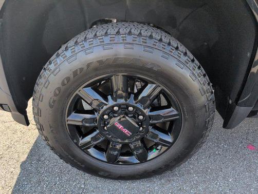 2025 GMC Sierra 2500 AT4
