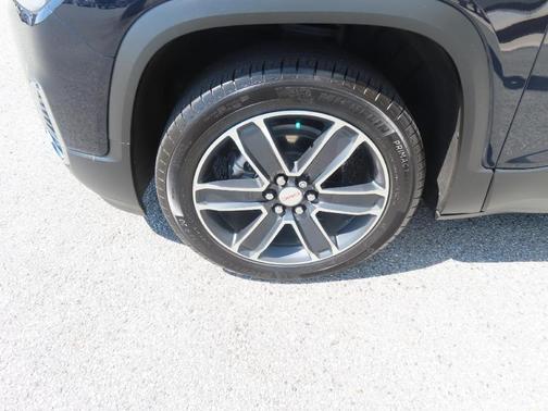 Photo 2 of 33 of 2021 GMC Acadia SLT
