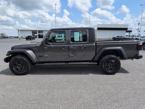Granite Crystal Metallic Clearcoat 2024 Jeep Gladiator Sport