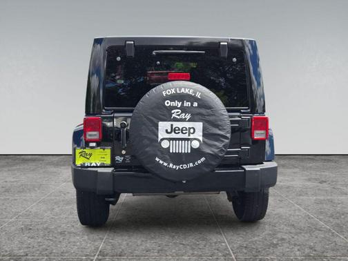 Black Clearcoat 2016 Jeep Wrangler Unlimited Sahara