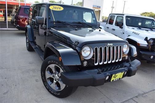 Black Clearcoat 2016 Jeep Wrangler Unlimited Sahara
