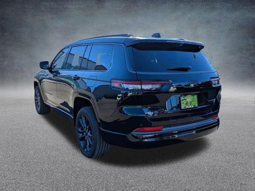 Diamond Black Crystal Pearlcoat 2026 Jeep Grand Cherokee L Limited