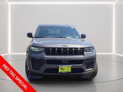 Baltic Gray Metallic Clearcoat 2026 Jeep Grand Cherokee L Altitude