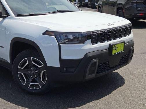 Bright White Clearcoat 2026 Jeep Cherokee Limited