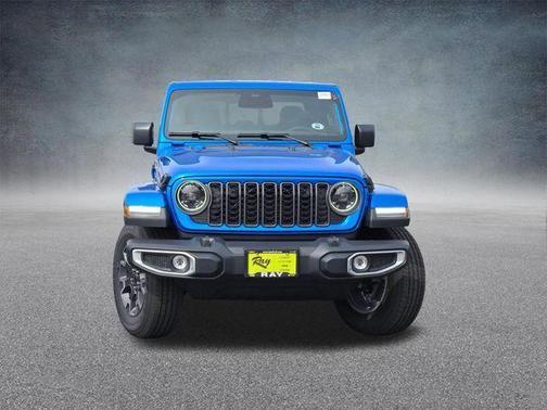 Hydro Blue Pearlcoat 2026 Jeep Gladiator Sahara 4x4