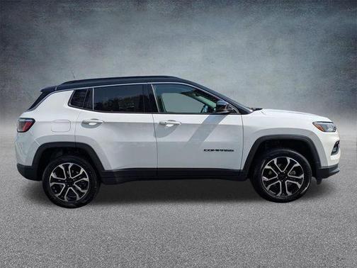 Bright White Clearcoat 2022 Jeep Compass Limited