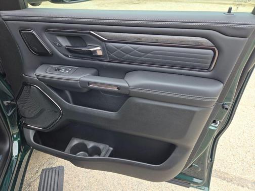Serrano Green Metallic 2027 RAM 1500 Limited