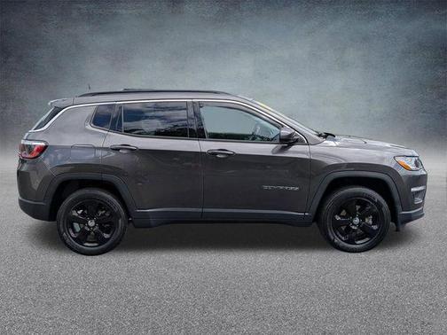 Granite Crystal Metallic Clearcoat 2021 Jeep Compass Latitude