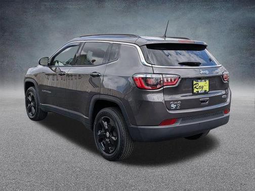 Granite Crystal Metallic Clearcoat 2021 Jeep Compass Latitude