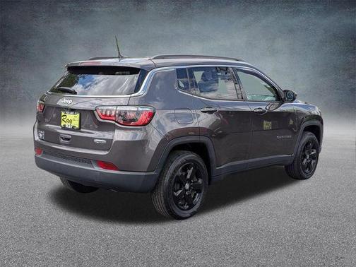 Granite Crystal Metallic Clearcoat 2021 Jeep Compass Latitude