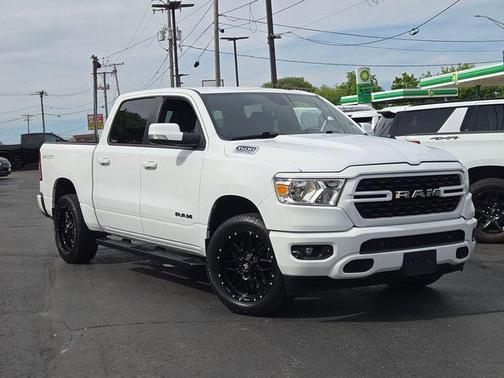 Bright White Clearcoat 2022 RAM 1500 Big Horn/Lone Star