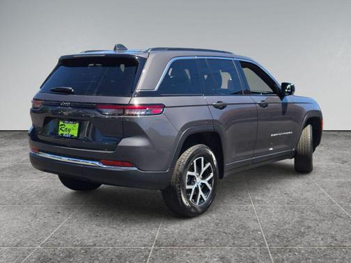 Baltic Gray Metallic Clearcoat 2025 Jeep Grand Cherokee Limited