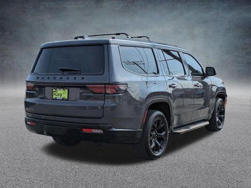 Baltic Gray Metallic Clearcoat 2023 Jeep Wagoneer Series II Carbide 4x4