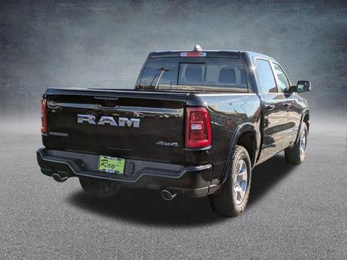 Diamond Black Crystal Pearlcoat 2026 RAM 1500 Big Horn/Lone Star