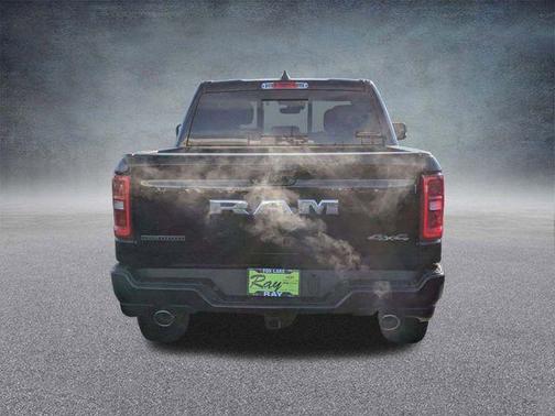 Diamond Black Crystal Pearlcoat 2026 RAM 1500 Big Horn/Lone Star