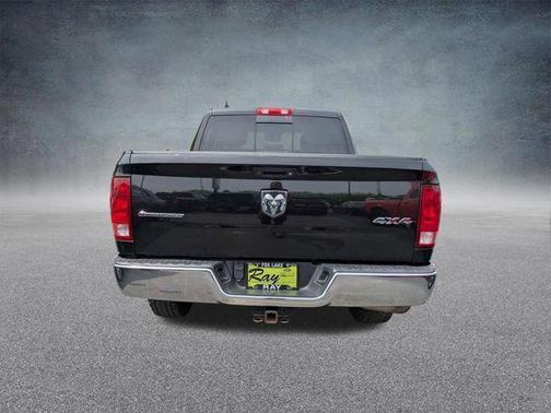 Brilliant Black Crystal Pearlcoat 2015 RAM 1500 Outdoorsman