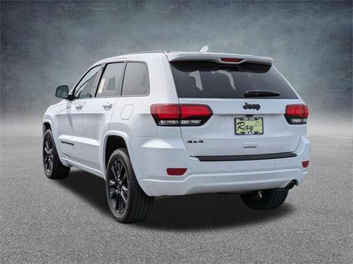 2022 Jeep Grand Cherokee Laredo