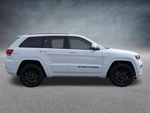 2022 Jeep Grand Cherokee Laredo