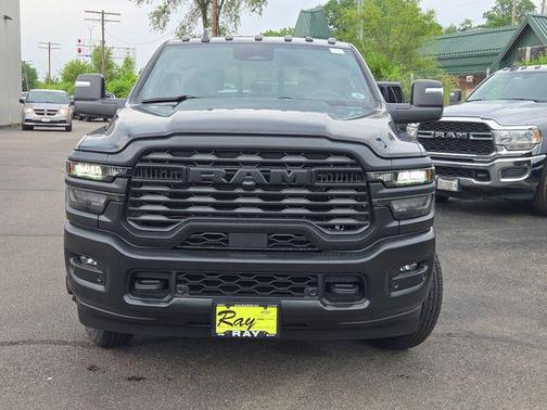 Diamond Black Crystal Pearlcoat 2026 RAM 3500 Tradesman Crew Cab 4x4 8' Box