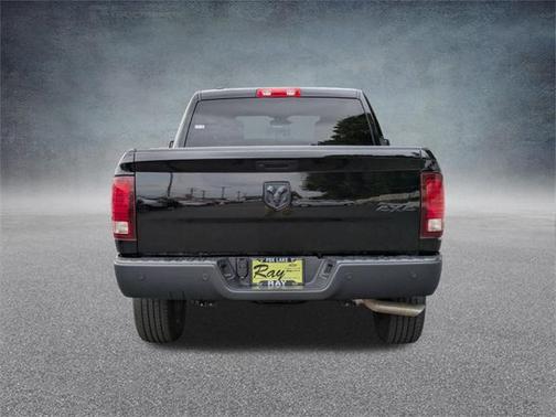 2024 RAM 1500 Classic Warlock Crew Cab 4x4 5'7' Box