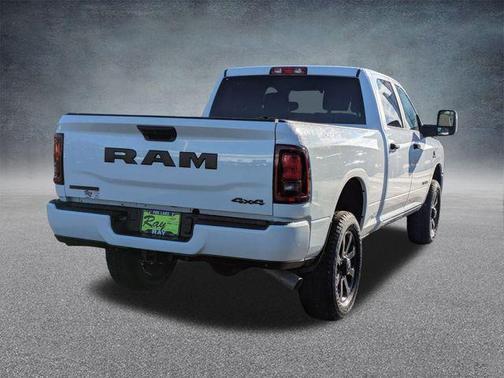 Bright White Clearcoat 2026 RAM 2500 Big Horn Crew Cab 4x4 6'4' Box