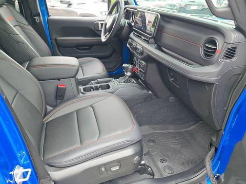 Hydro Blue Pearlcoat 2026 Jeep Wrangler Rubicon