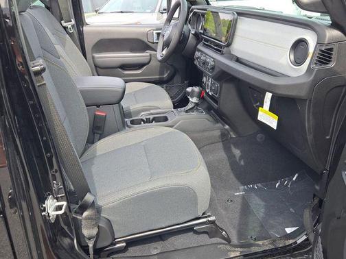 Black Clearcoat 2026 Jeep Wrangler Sport S