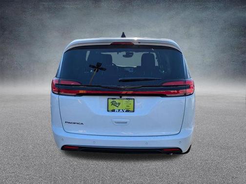 Bright White Clearcoat 2026 Chrysler Pacifica L