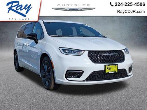 Bright White Clearcoat 2026 Chrysler Pacifica L