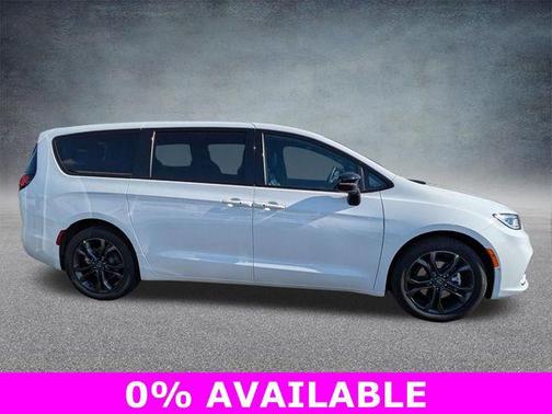 Bright White Clearcoat 2026 Chrysler Pacifica L