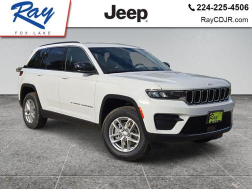 Bright White Clearcoat 2026 Jeep Grand Cherokee Laredo