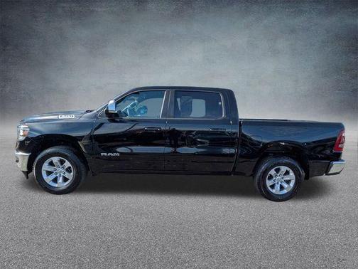 Diamond Black Crystal Pearlcoat 2023 RAM 1500 Laramie