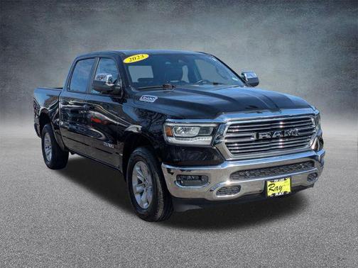 Diamond Black Crystal Pearlcoat 2023 RAM 1500 Laramie