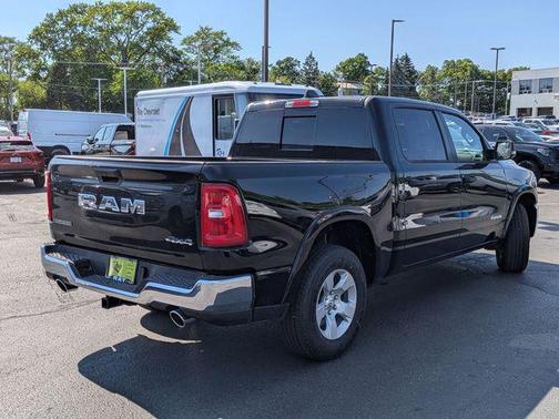 Diamond Black Crystal Pearlcoat 2026 RAM 1500 Big Horn/Lone Star