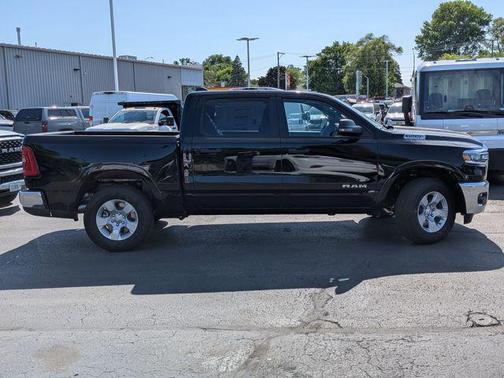 Diamond Black Crystal Pearlcoat 2026 RAM 1500 Big Horn/Lone Star