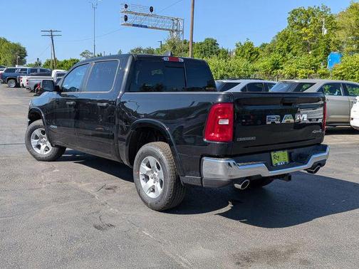 Diamond Black Crystal Pearlcoat 2026 RAM 1500 Big Horn/Lone Star