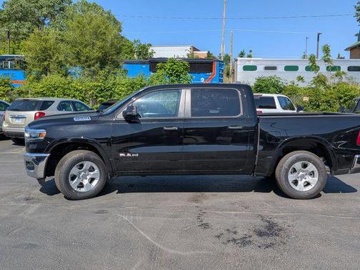 Diamond Black Crystal Pearlcoat 2026 RAM 1500 Big Horn/Lone Star