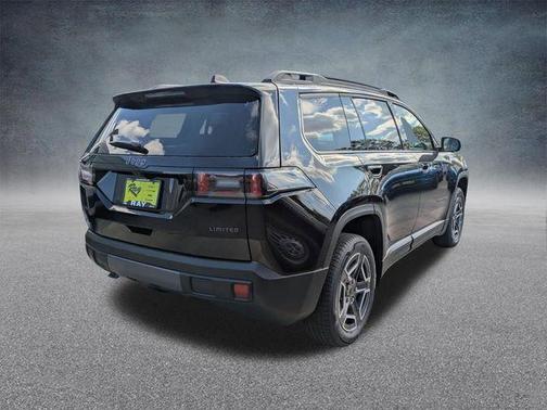 Diamond Black Crystal Pearlcoat 2026 Jeep Cherokee Limited