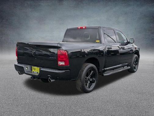Brilliant Black Crystal Pearlcoat 2016 RAM 1500 Tradesman/Express
