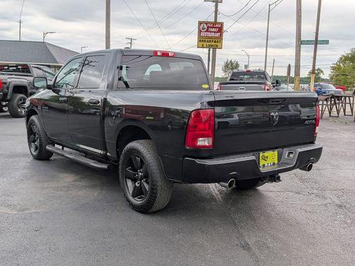 Brilliant Black Crystal Pearlcoat 2016 RAM 1500 Tradesman/Express