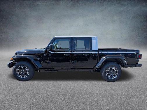 Black Clearcoat 2026 Jeep Gladiator Sahara 4x4