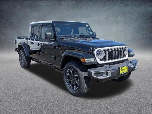 Black Clearcoat 2026 Jeep Gladiator Sahara 4x4