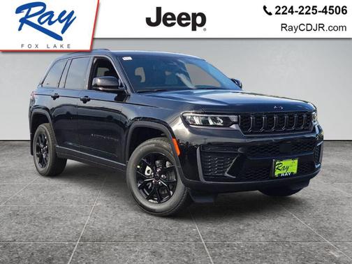 Diamond Black Crystal Pearlcoat 2026 Jeep Grand Cherokee Altitude